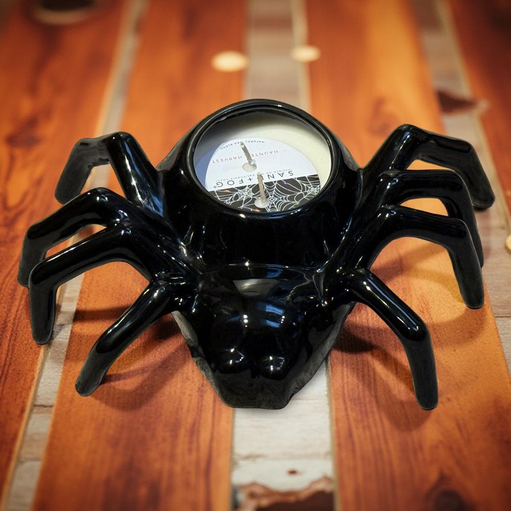 Sand + Fog NWT Halloween Scary Black Spider 🕷️Haunted Harvest Ceramic Candle